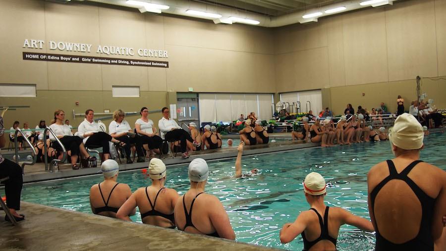 Girls synchro preforms figure for first day of sections