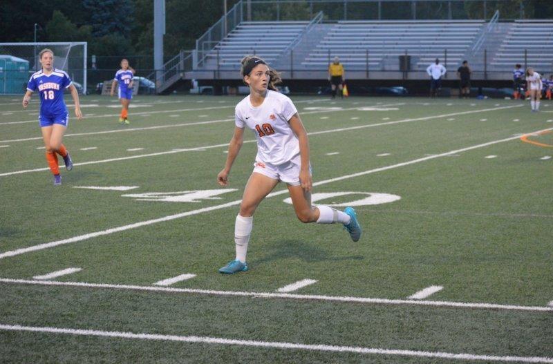 Sophomore Ellie Kent attempts to get open for a pass. The Orioles have scored in only one of their five games.