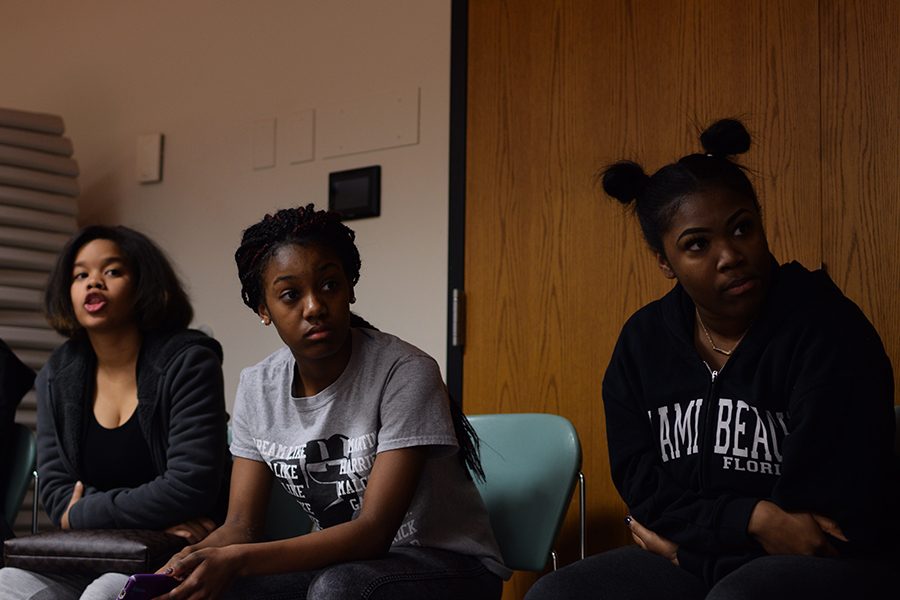 Students discuss race and recent events at a meeting in C350 Nov. 15. The Echos investigation into events leading up to the meeting is ongoing. 