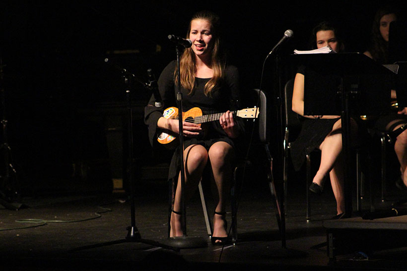 Sophomore Lexi Lee performs during the band concert March. 6. Lee sang House of Gold by Twenty One Pilots while playing the ukulele. 