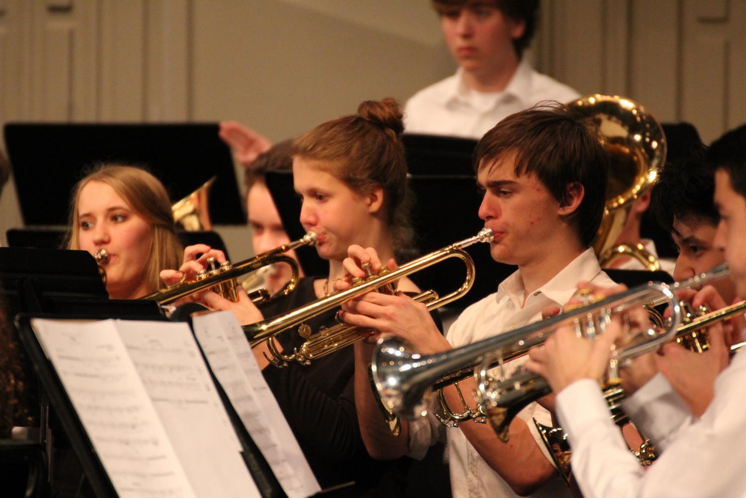 Winter concert honors fallen soldiers – The Echo