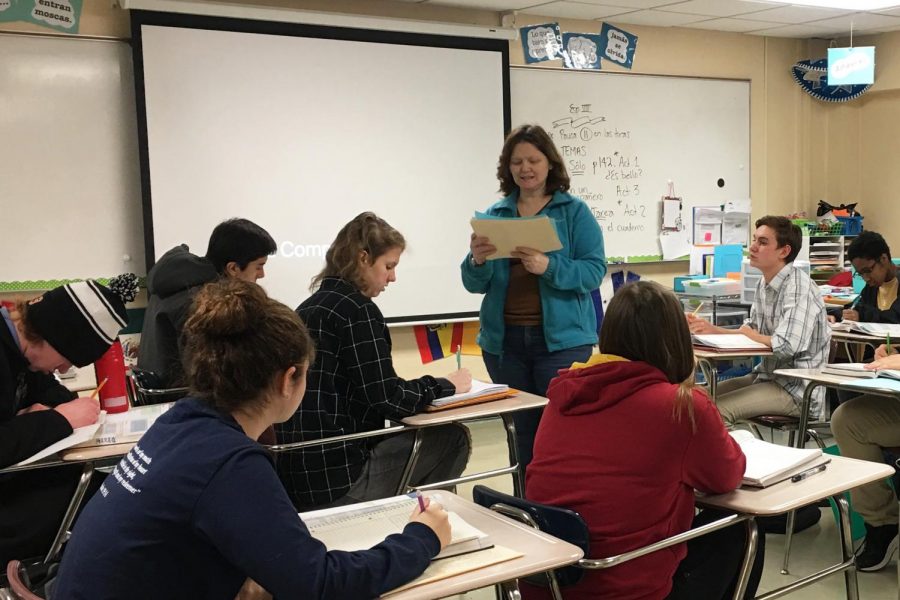 Kris Christiansen teaches one of her AP Spanish eight classes a unit on beauty and aesthetic Dec. 14.  