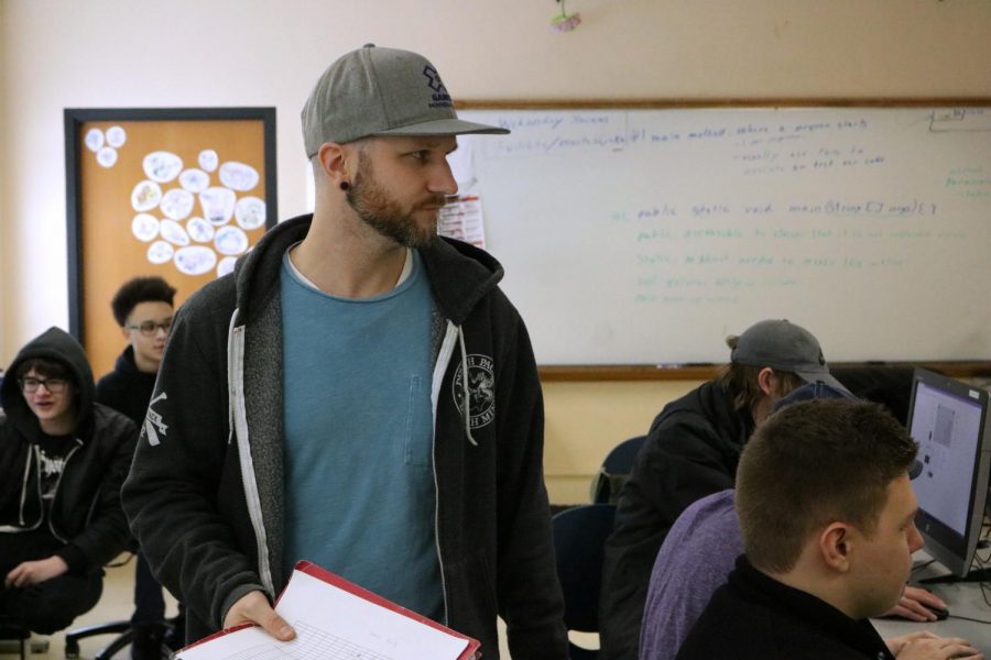 E-Sports coach Jacob Utities teaching his 5th hour class, A+ Computer Tech II, on Feb. 20. eSports will begin practice again in March.