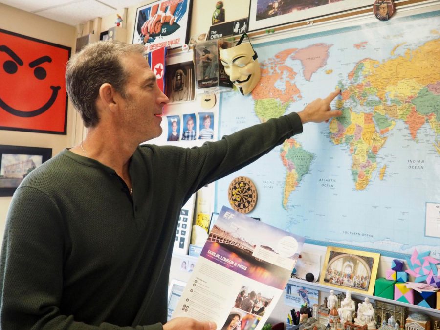 Jeff Cohen points out to students where his European history trip will go over spring break. He plans to go to Ireland, England and France from March 28 to April 8.