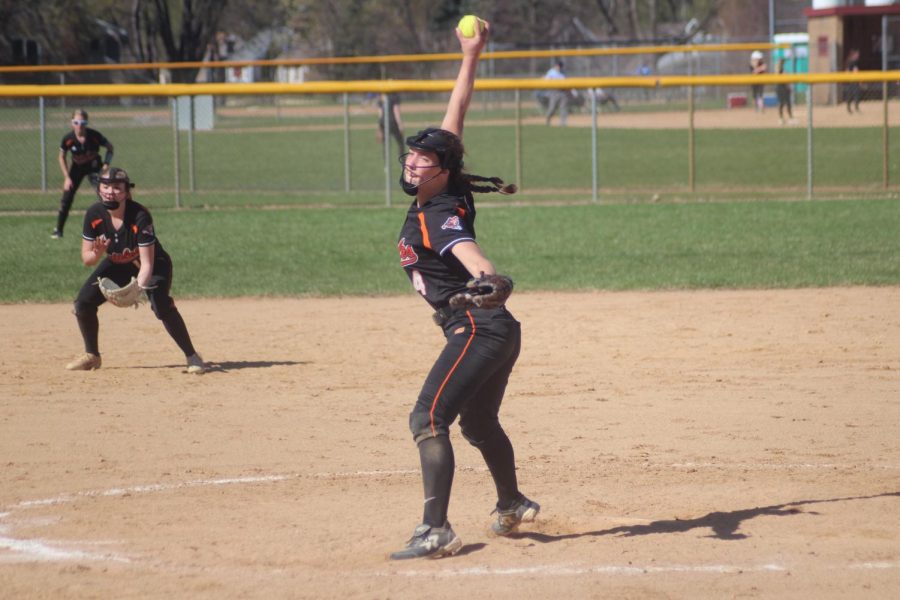 Sophomore Marissa Boettcher pitches during the softball game against Richfield May 4. Park lost the game with a score of 9-10.