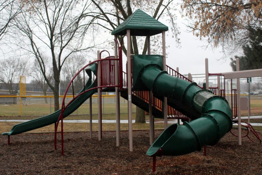In+a+time+of+social+distancing%2C+playgrounds+around+Minnesota+remain+empty.+Gov.+Tim+Walz+announced+May+13+that+the+stay-at-home+order+will+be+allowed+to+expire+May+18+and+will+be+replaced+by+a+Stay+Safe+order.+Walz+also+signed+four+Executive+Orders+aimed+at+reopening+the+economy+safely.+