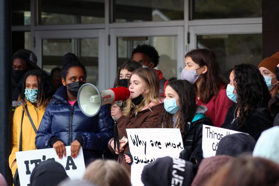 At the beginning of the walkout, former Park student and organizer Sloan Carden aided settling down the students. The walkout was organized within 48 hours. 