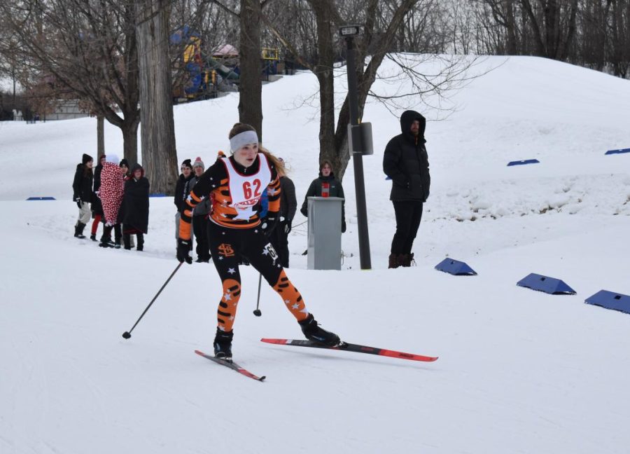 Junior+Rachel+Katzovitz+skis+at+sections+Feb.+10.+The+girls+Nordic+team+qualified+for+the+State+meet+for+the+first+time+since+2004.