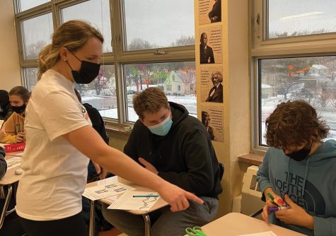 Science and ICL teacher Katherine Quattrini assists students Feb. 11. Recently, Quattrini has been teaching both Biology and ICL classes.