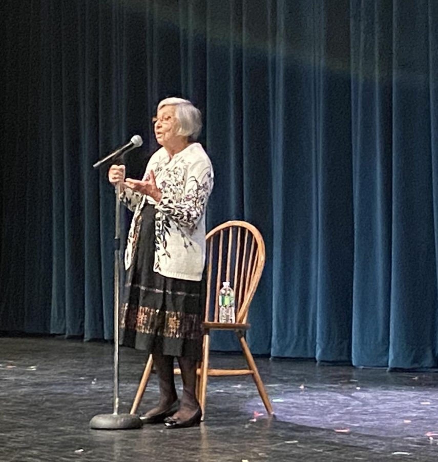 speaker Eva Gross shares her experience during the holocaust. Despite the short notice of the event April 28, a large group of students attended the event.