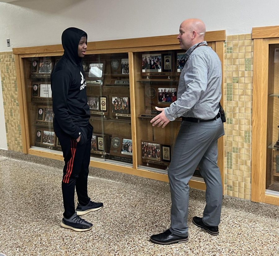 New assistant principal Derek Wennerberg assists students while transitioning to the
environment of the highschool and students May 10. Mr Wennerberg has also been teaching at
the middle school since the early 2000s.