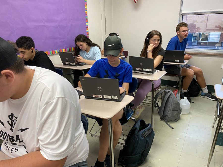 Students listen in on their online Hebrew class. The class is fully remote, requiring students to connect to Zoom to follow their instructions for the day.