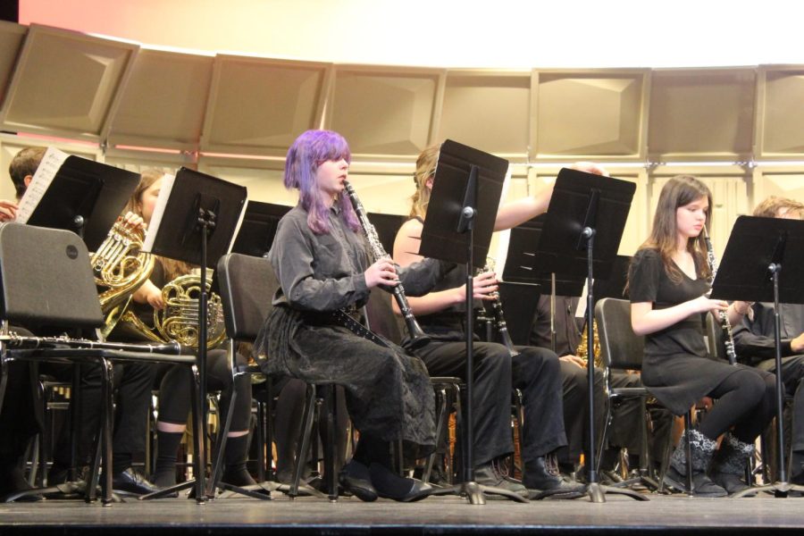 Sophomore Charlie Lamar plays clarinet Tuesday. Band played their first concert of the year Dec. 6.