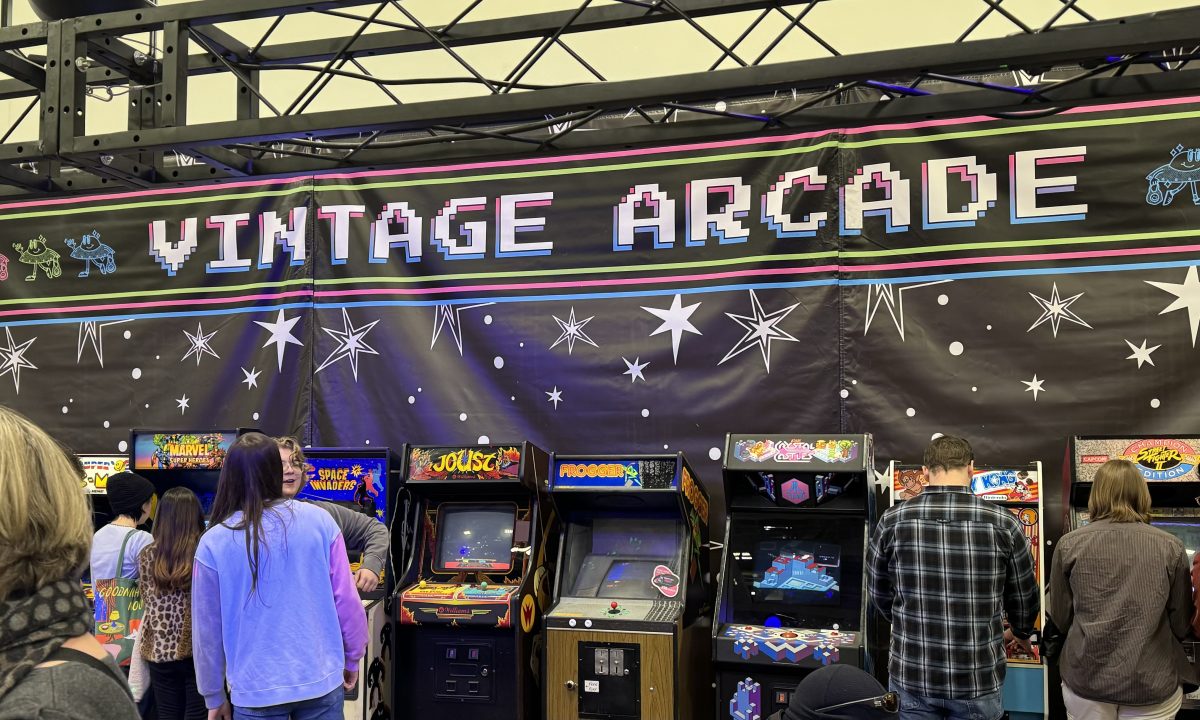 The+vintage+arcade+at+the+Totally+Rad+Vintage+Fest+Feb.+4.+The+arcade+was+filled+with+retro+video+games+to+play.