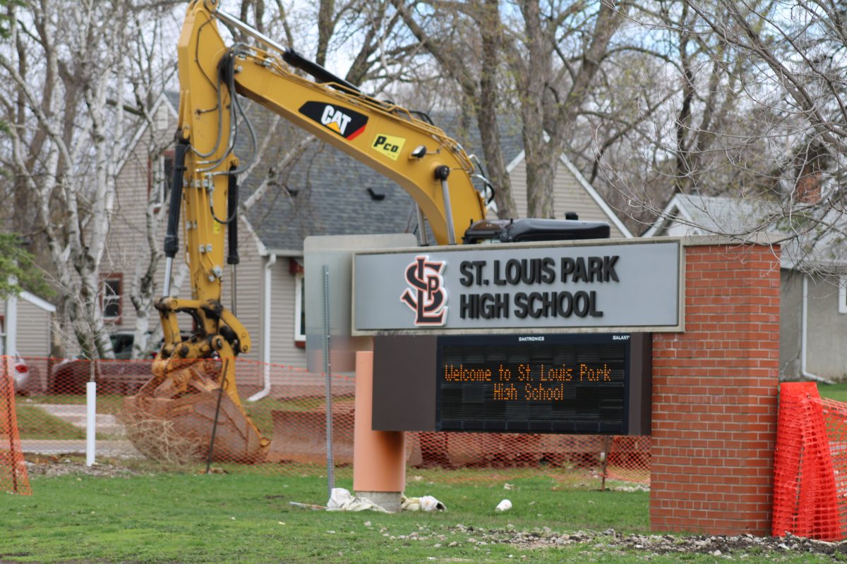 Construction continues at Park April 18. The construction causes strong smells that affect students and their work ethic in school.