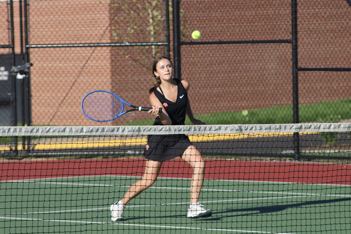 Senior Sarah Tirado wins both of her sets versus Richfield. The score of both of her sets was 6-2.